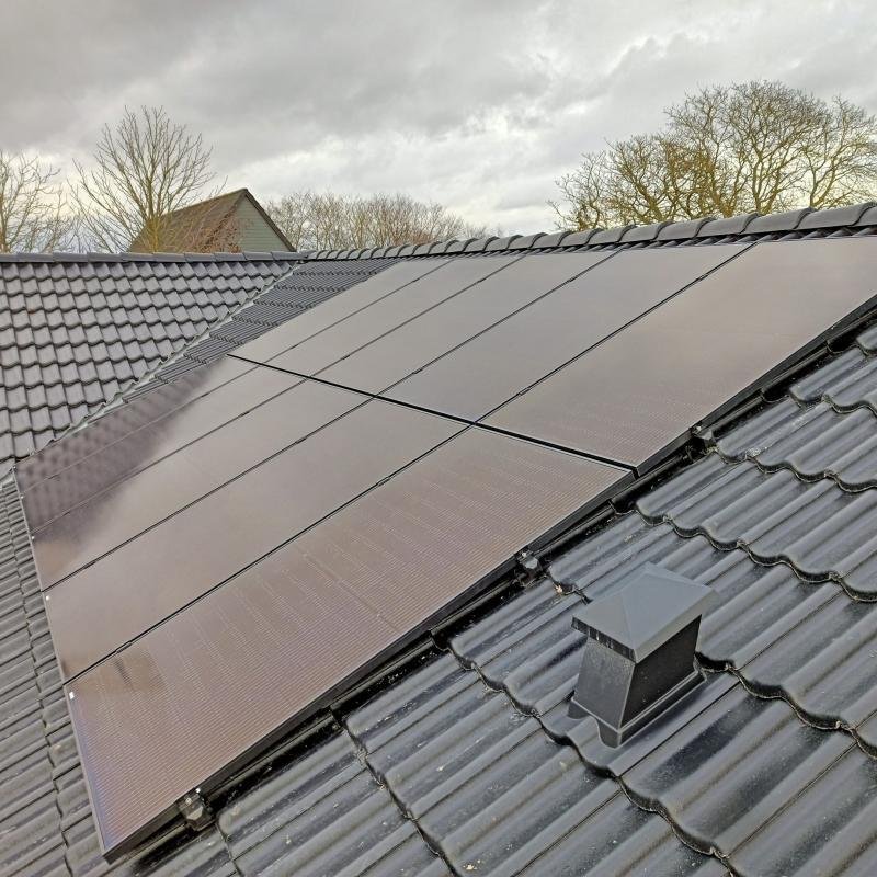 solcelleanlæg hus tagterrasse